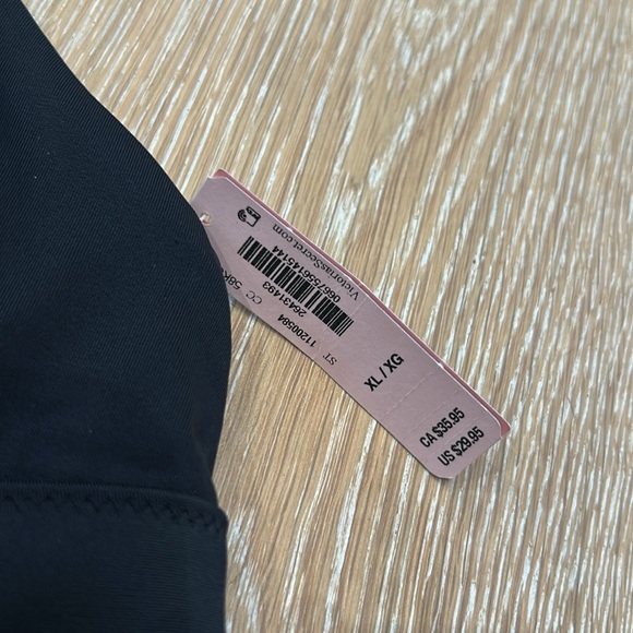 NWT Victoria's Secret Black Bikini Top - Picture 3 of 5
